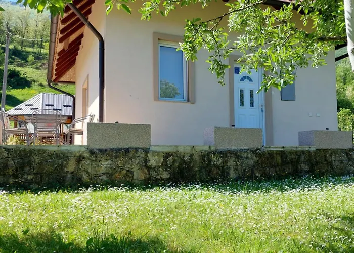 Vikendica Obradovic * Perucac